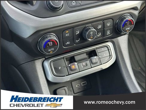 Used 2022 GMC Acadia SLE w/ Driver Convenience Package image 30