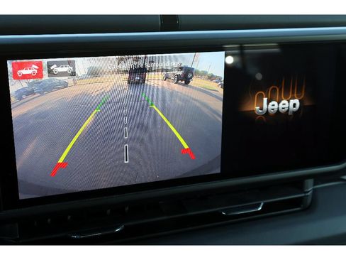 Used 2024 Jeep Wrangler Unlimited Sahara w/ Technology Group AWD/4WD image 6