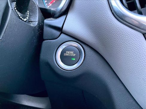 Used 2024 Chevrolet Equinox LS image 31