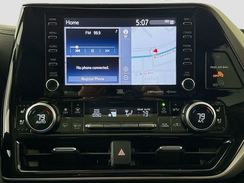 Used 2020 Toyota Highlander Limited image 14