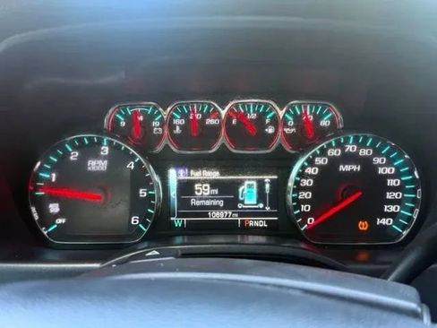 Used 2018 Chevrolet Silverado 1500 LT w/ LT Eassist Package AWD/4WD image 17