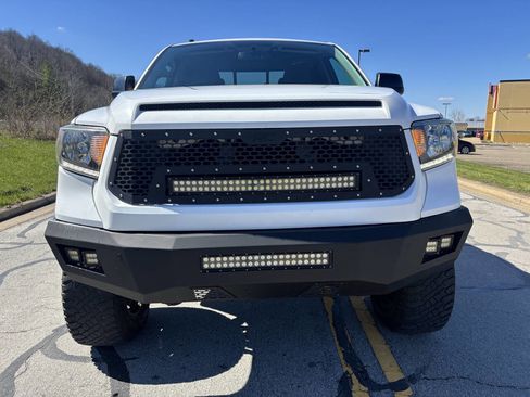 Used 2014 Toyota Tundra SR5 w/ SR5 Upgrade Package image 8