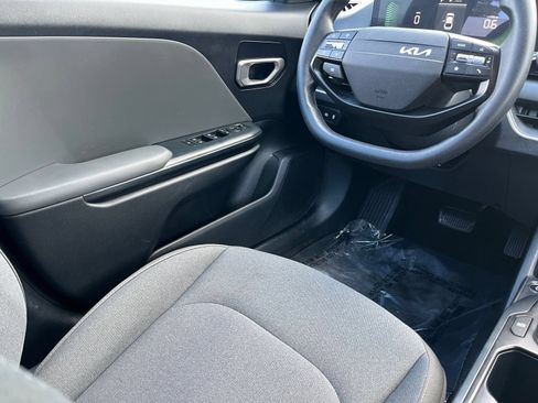 Used 2025 Kia K4 FWD image 39