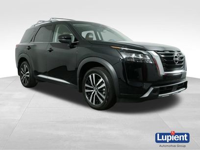 Used 2025 Nissan Pathfinder Platinum w/ Cargo Package