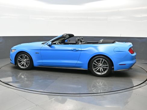 Used 2017 Ford Mustang GT Premium RWD image 3
