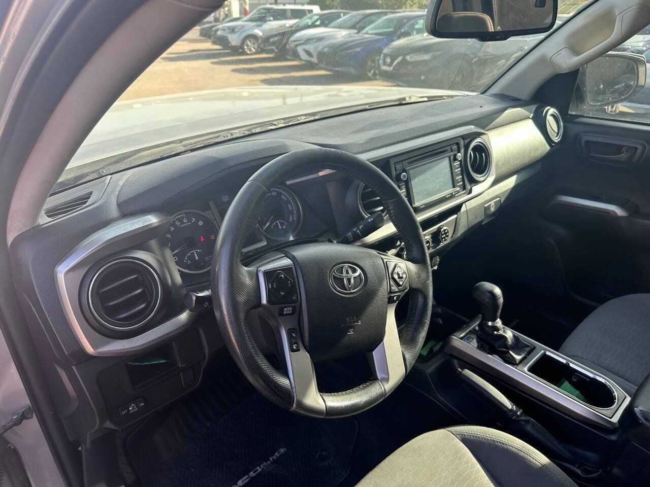 Used 2016 Toyota Tacoma SR5 w/ SR5 Appearance Package (SN) AWD/4WD image 15