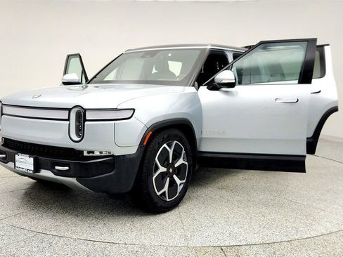 Used 2023 Rivian R1S Adventure image 9