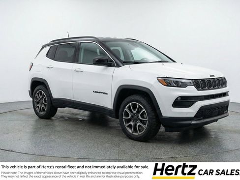 Used 2025 Jeep Compass Trailhawk AWD/4WD image 1