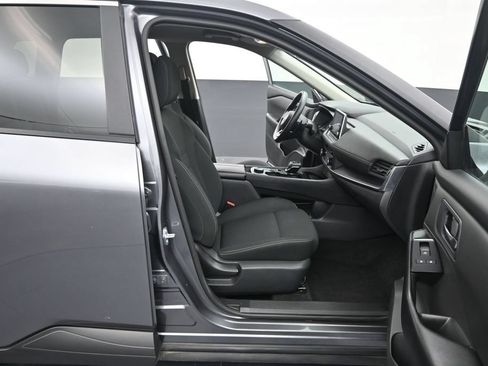 Used 2024 Nissan Rogue S AWD/4WD image 32