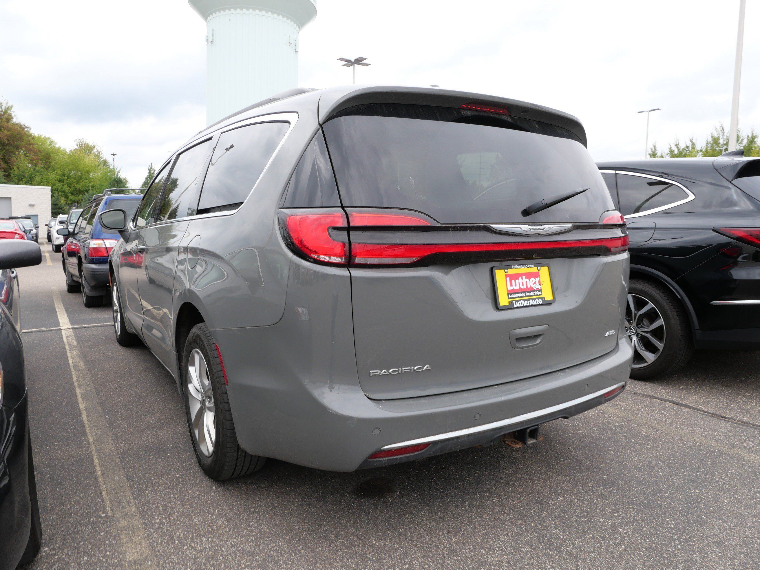 Used 2021 Chrysler Pacifica Touring AWD/4WD image 5