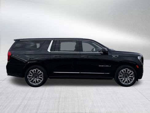 Used 2024 GMC Yukon XL Denali Ultimate image 8