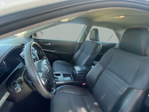 Used 2016 Toyota Camry SE FWD image 11