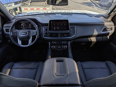 Used 2024 GMC Yukon SLT image 18