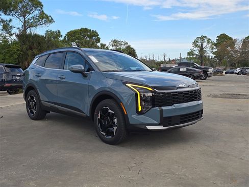 New 2026 Kia Sportage EX image 2