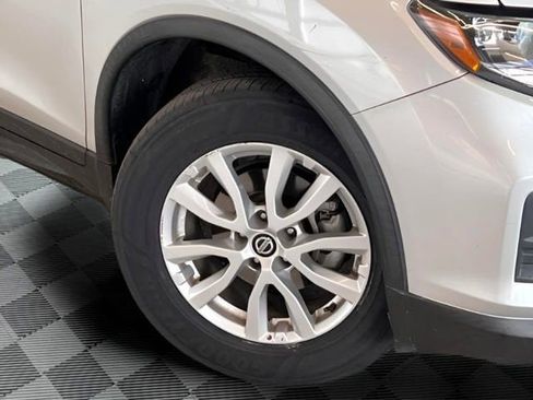 Used 2020 Nissan Rogue SV image 27
