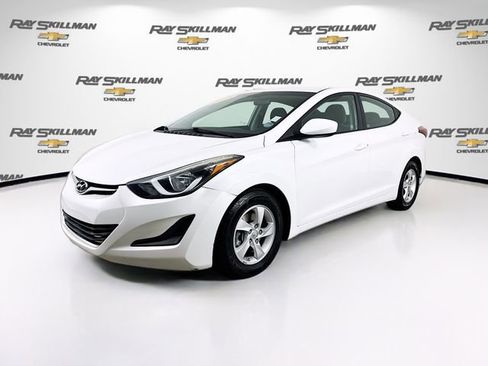 Used 2015 Hyundai Elantra SE image 3