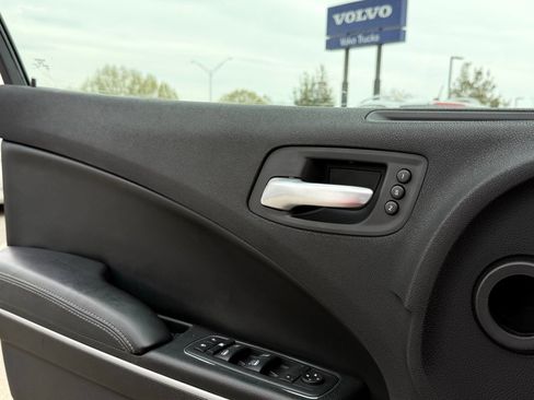 Used 2020 Dodge Charger SXT w/ Leather Interior Group image 17