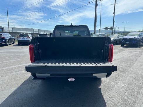 Used 2025 Toyota Tundra Limited AWD/4WD image 11