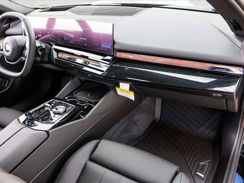 New 2027 BMW 530i xDrive w/ Premium Package AWD/4WD image 23
