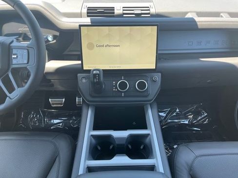 New 2026 Land Rover Defender 110 V8 AWD/4WD image 17
