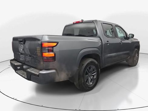Used 2025 Nissan Frontier SV RWD image 9