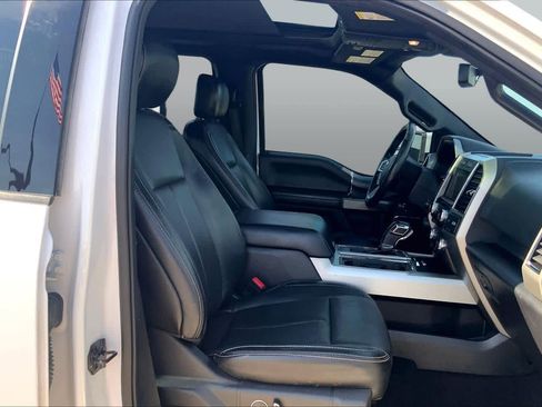 Used 2018 Ford F150 Lariat w/ Equipment Group 502A Luxury AWD/4WD image 9