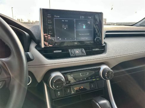 Used 2021 Toyota RAV4 Limited image 11