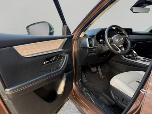 Used 2025 MAZDA CX-70 Plug-In Hybrid w/ Premium Pkg image 21