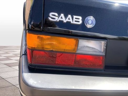 Used 1988 Saab 900 Turbo FWD image 29