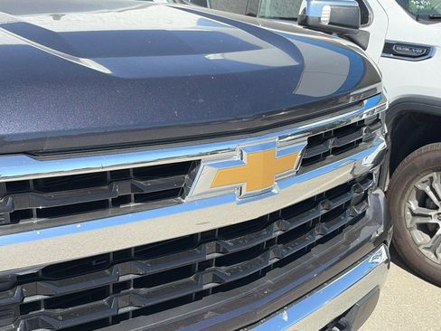 Used 2022 Chevrolet Silverado 1500 LT AWD/4WD image 6