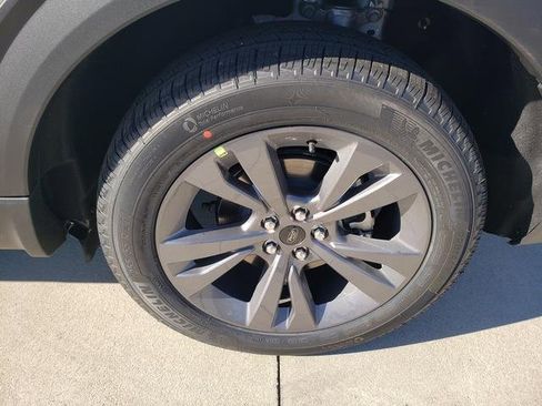 New 2026 Ford Explorer Active image 22