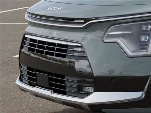 New 2026 Kia Niro SX Touring FWD image 12