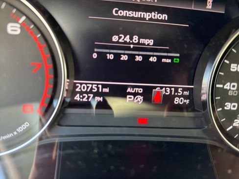 Used 2022 Audi A4 2.0T Premium w/ Convenience Package image 2