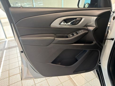 Used 2021 Chevrolet Traverse LS w/ LPO, Black Accent Package FWD image 14
