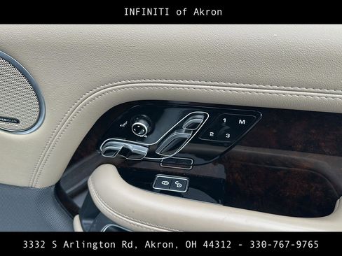 Used 2020 Land Rover Range Rover HSE image 24