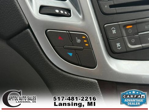 Used 2010 Cadillac SRX Luxury image 25