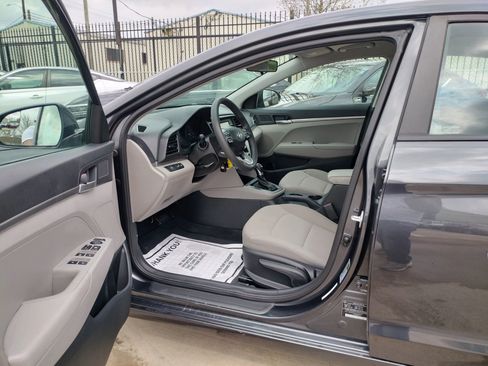 Used 2020 Hyundai Elantra SE image 22