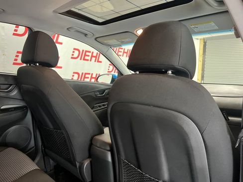 Used 2021 Hyundai Kona SEL Plus w/ Cargo Package FWD image 11