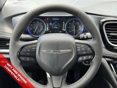 New 2026 Chrysler Pacifica Limited w/ S Appearance Package image 15