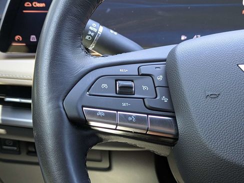 Used 2024 Cadillac XT4 Luxury w/ Cold Weather Package FWD image 31