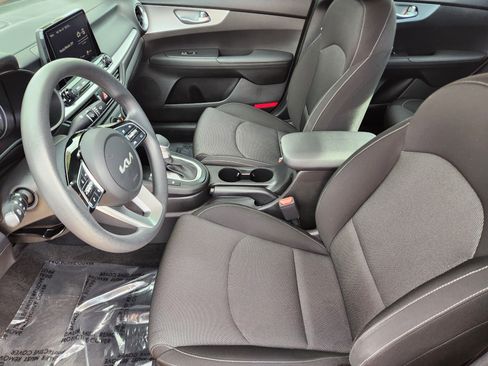Used 2023 Kia Forte LXS w/ LXS Technology Package image 14
