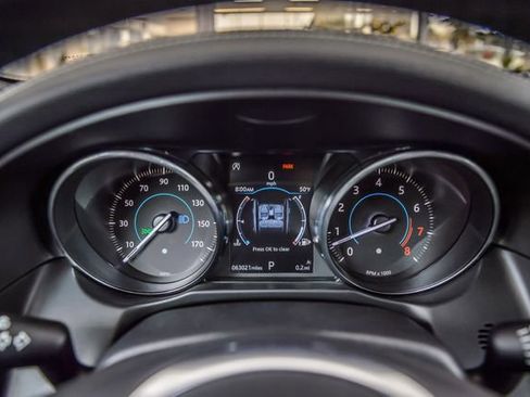 Used 2018 Jaguar XF S image 17