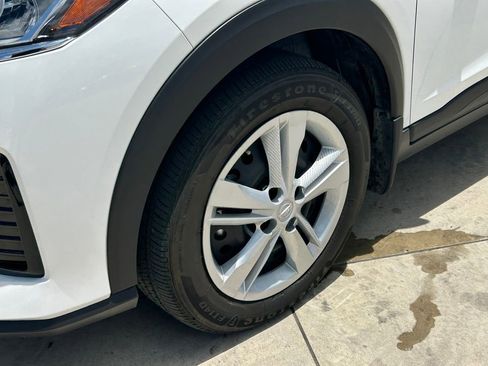 Used 2023 Nissan Kicks S FWD image 9