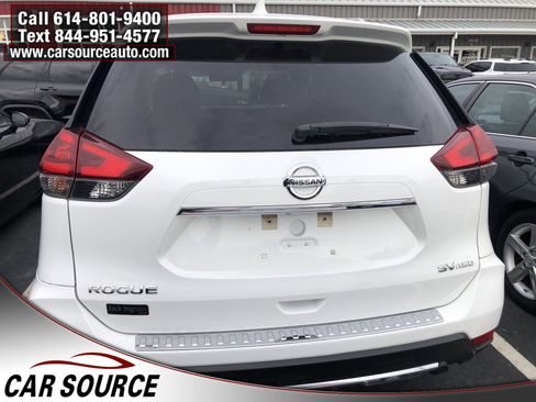 Used 2018 Nissan Rogue SV w/ Premium Package image 6