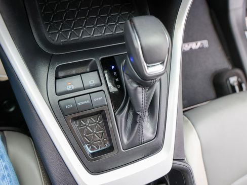 Certified 2025 Toyota RAV4 XLE Premium image 23