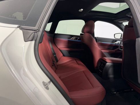 Used 2025 BMW i4 eDrive40 image 32