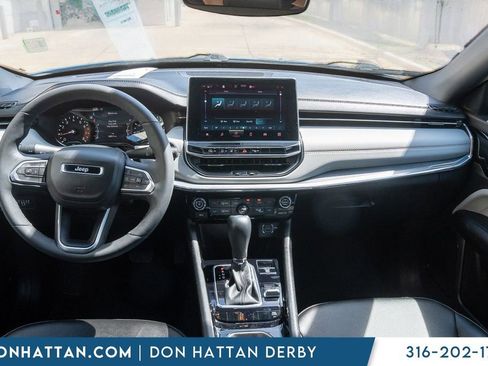 Used 2023 Jeep Compass Limited AWD/4WD image 3