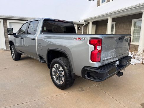 Used 2024 Chevrolet Silverado 2500 Custom w/ Custom Value Package image 4