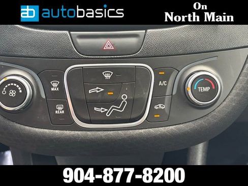 Used 2018 Chevrolet Malibu LT FWD image 29