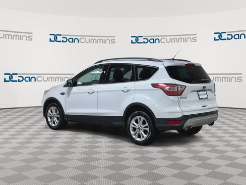 Used 2017 Ford Escape SE w/ Equipment Group 201A AWD/4WD image 6